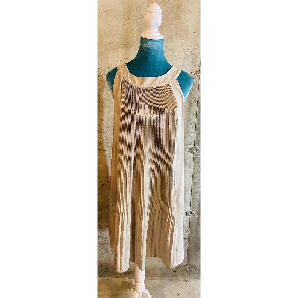 Banana Republic Silk Dress Size 4 Sleeveless High Neck Champagne Pleated